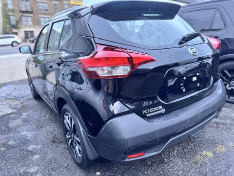 2018 Nissan Kicks SR