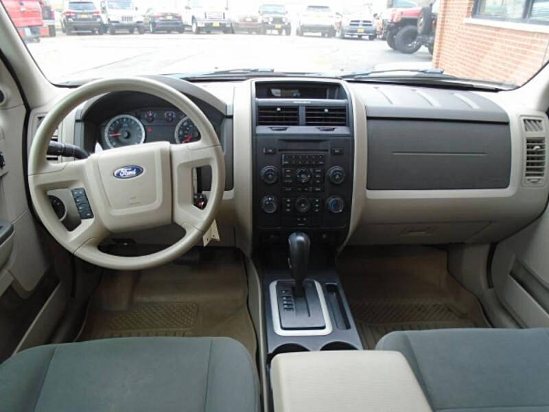 2010 Ford Escape XLS