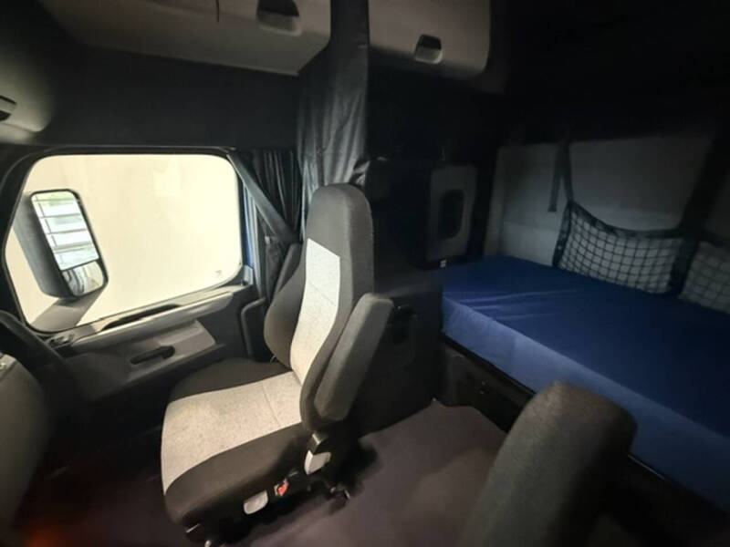 2021 Freightliner Cascadia