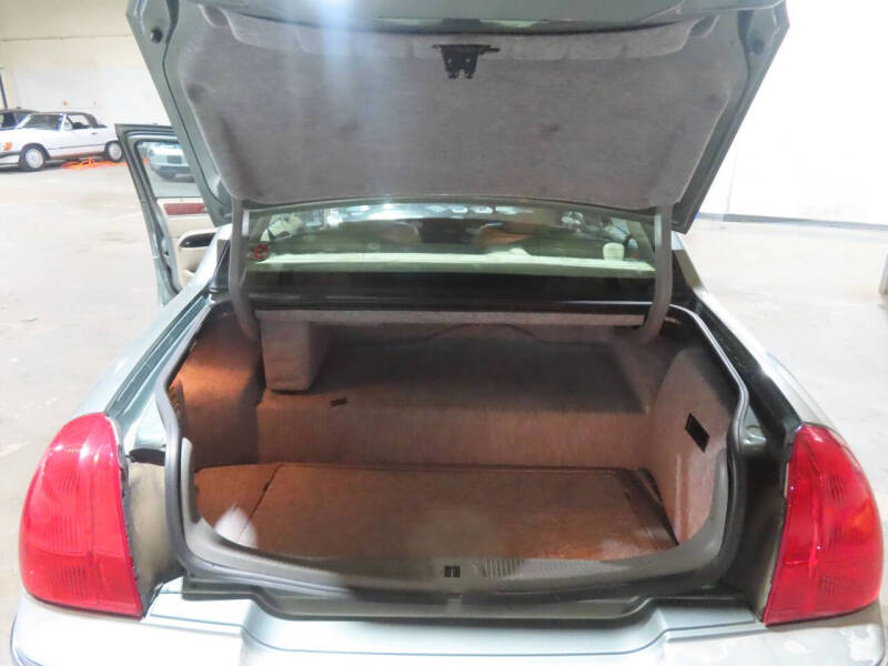 2003 Lincoln Town Car Signature