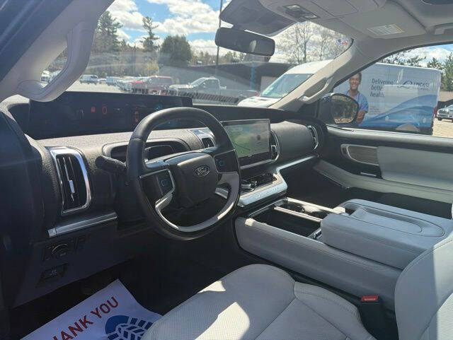 2025 Ford Expedition Platinum