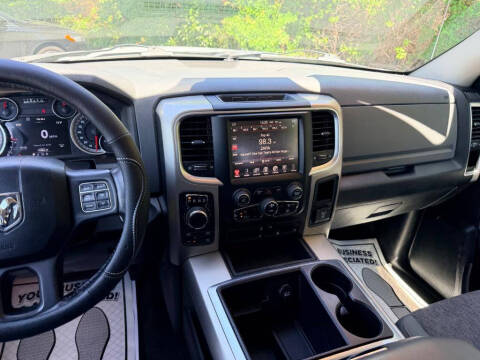 2015 RAM 1500 SLT