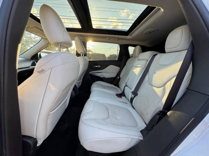 2017 Jeep Cherokee Overland