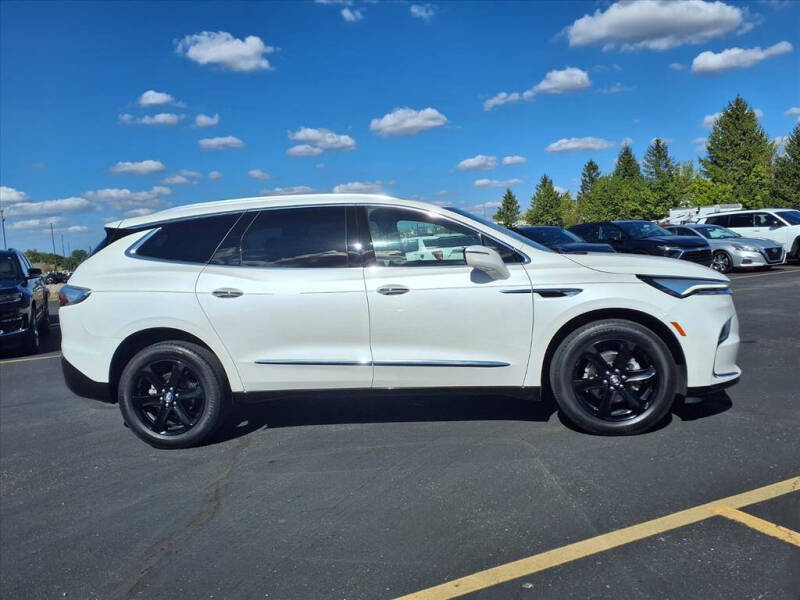 2023 Buick Enclave Essence