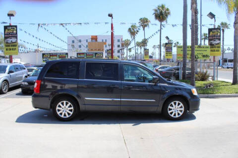 2014 Chrysler Town and Country Touring