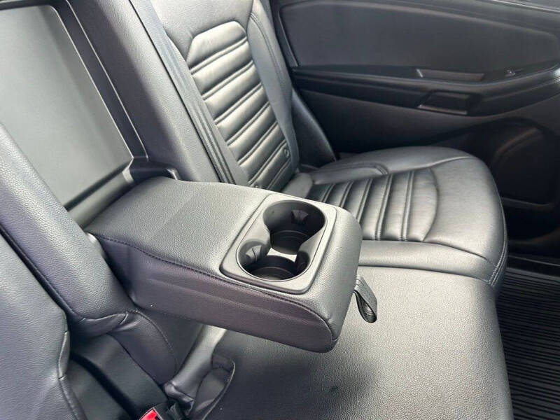 2022 Ford Edge SE