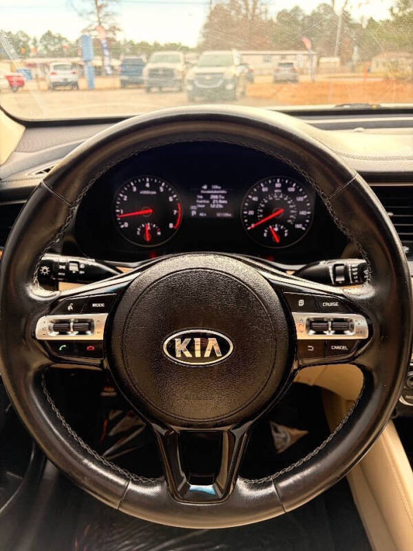 2017 Kia Cadenza Premium