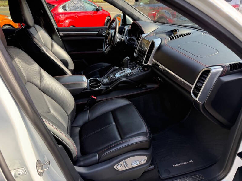 2017 Porsche Cayenne Turbo