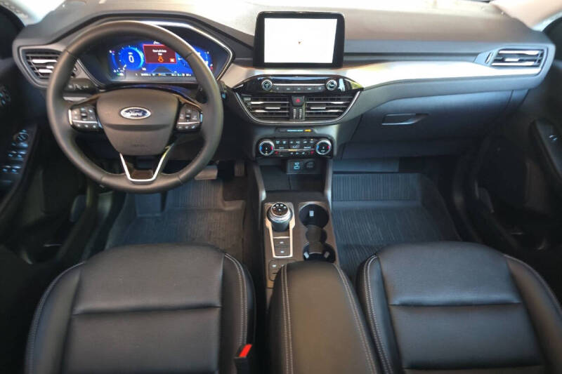 2022 Ford Escape Plug-In Hybrid Titanium