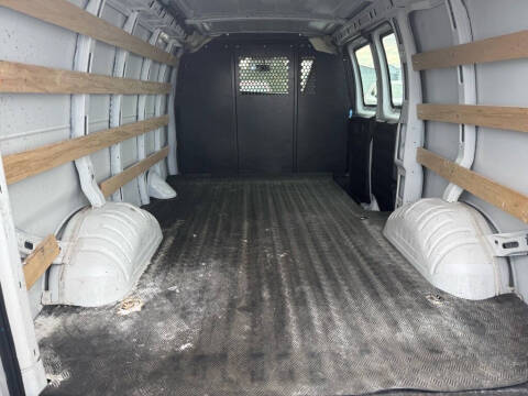 2022 GMC Savana 2500