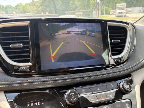 2022 Chrysler Pacifica Touring L