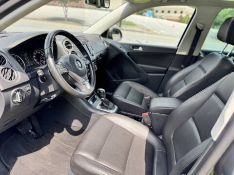 2016 Volkswagen Tiguan 2.0T R-Line 4Motion