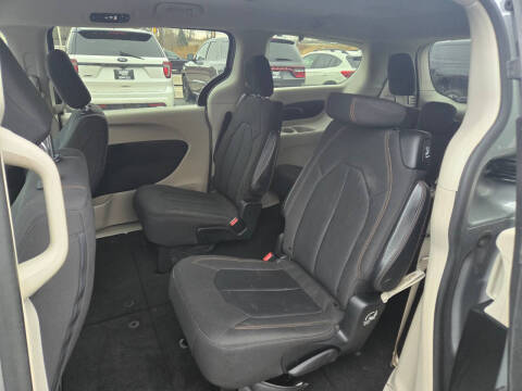 2017 Chrysler Pacifica LX