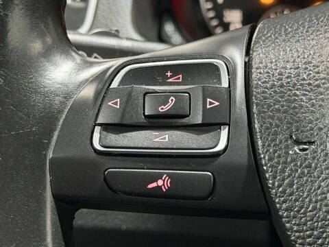 2015 Volkswagen Passat 1.8T SE