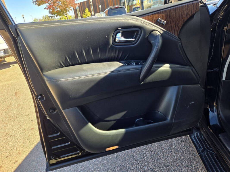 2017 Nissan Armada Platinum