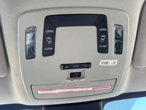 2022 Toyota Sienna LE 8-Passenger