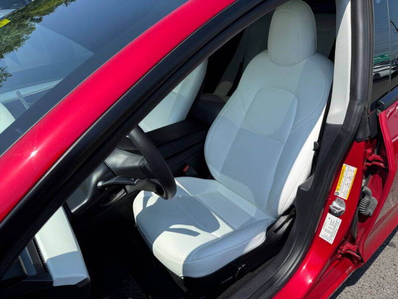 2023 Tesla Model 3 Performance