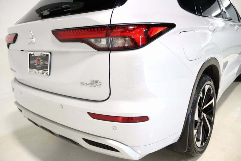 2024 Mitsubishi Outlander PHEV SEL