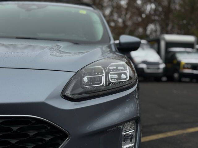 2022 Ford Escape Titanium