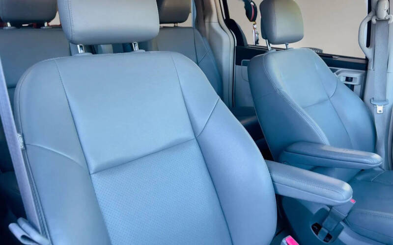 2014 Volkswagen Routan