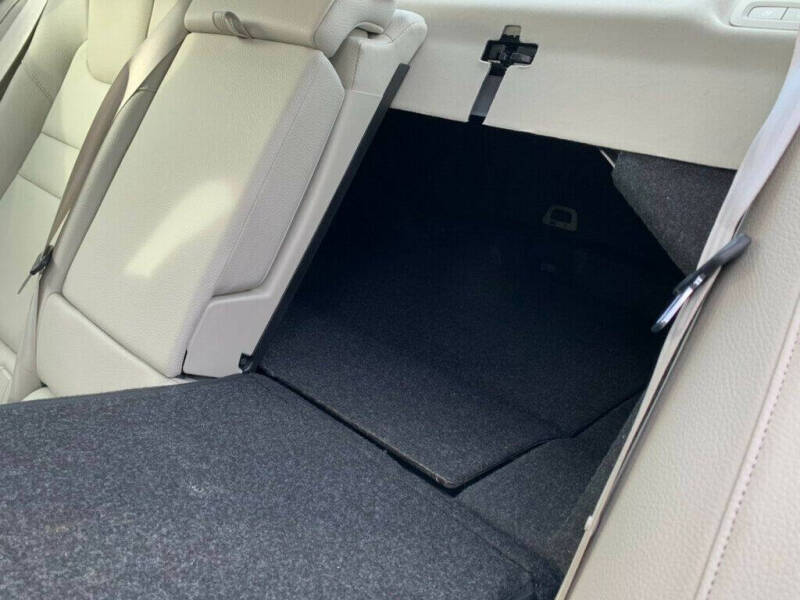 2023 Volvo S60 B5 Plus Dark Theme