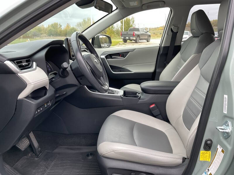 2021 Toyota RAV4 XLE Premium