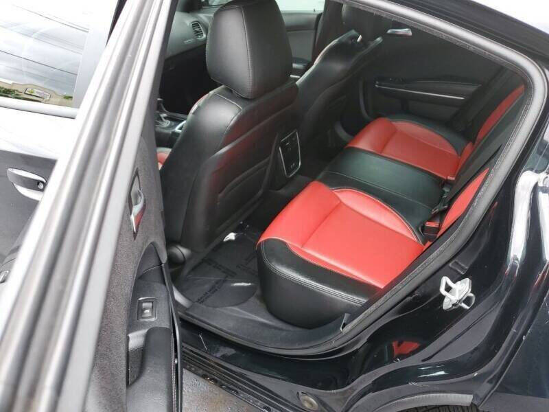 2015 Dodge Charger SE