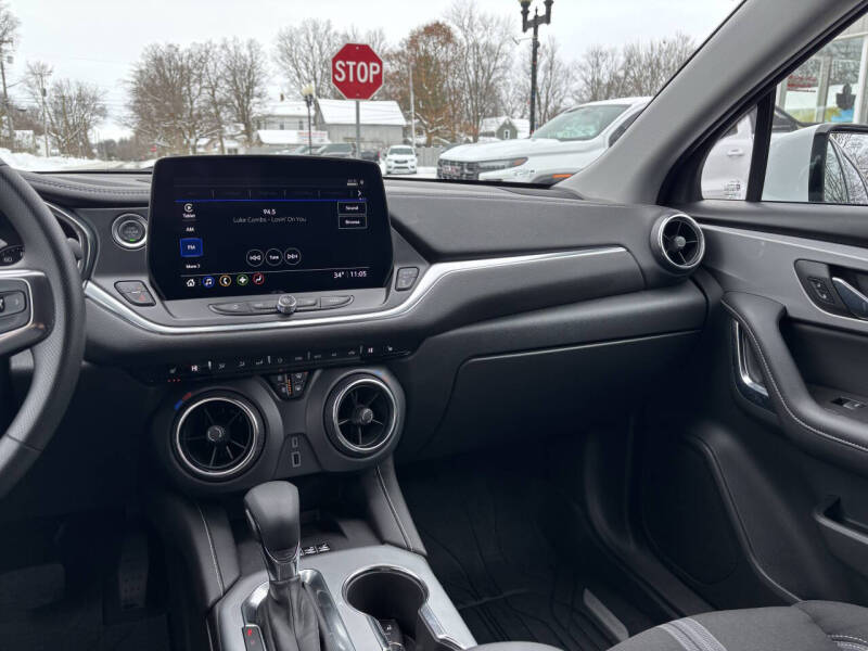 2025 Chevrolet Blazer LT