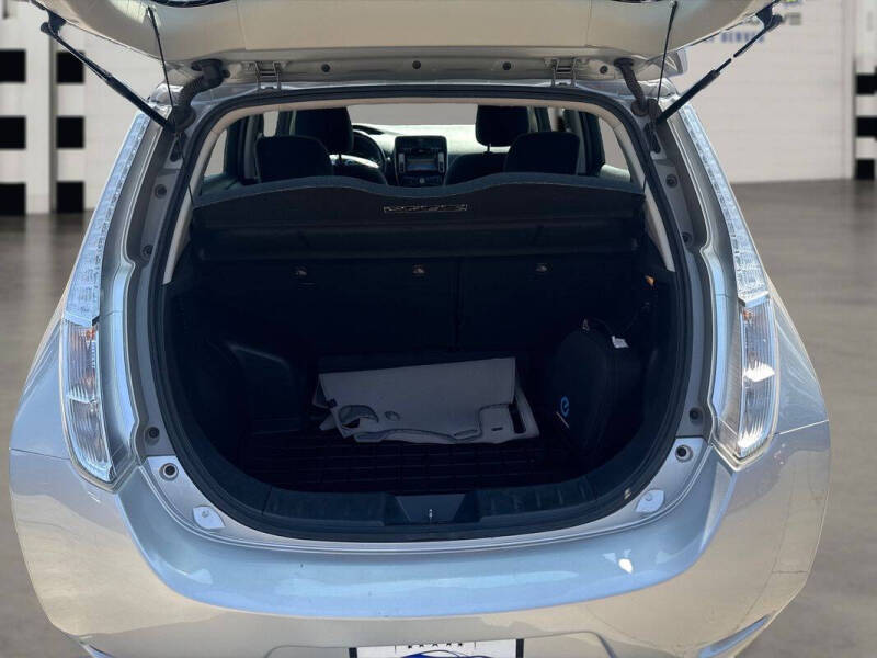 2017 Nissan LEAF SV