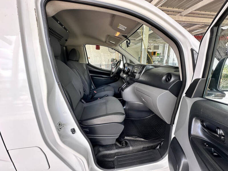 2017 Nissan NV200
