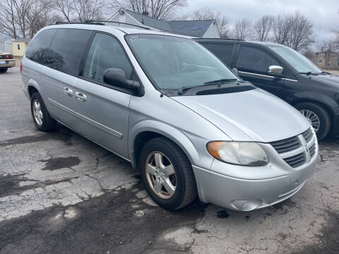 2006 Dodge Grand Caravan for sale at HEDGES USED CARS in Carleton MI