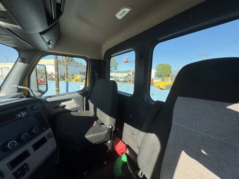 2020 Freightliner Cascadia