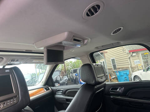 2012 Cadillac Escalade Platinum Edition