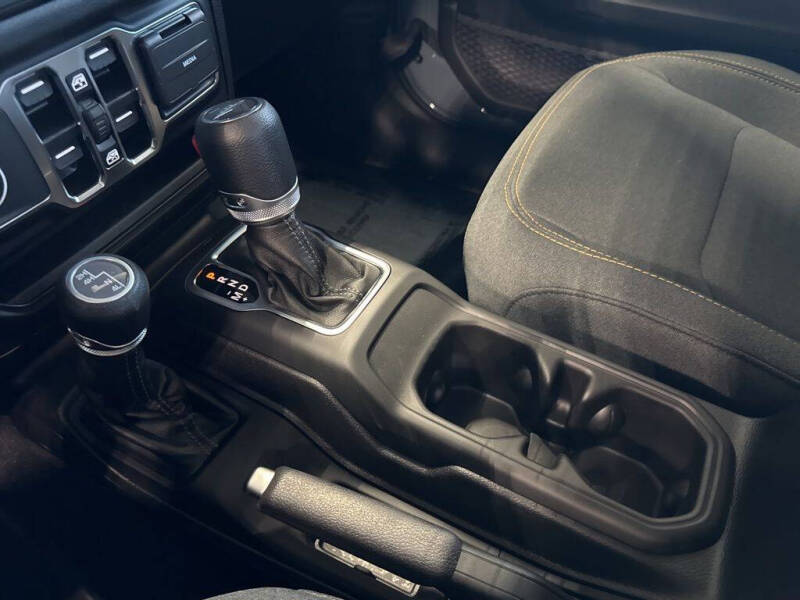 2025 Jeep Gladiator Sport