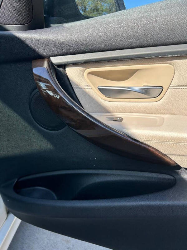 2015 BMW 3 Series 320i