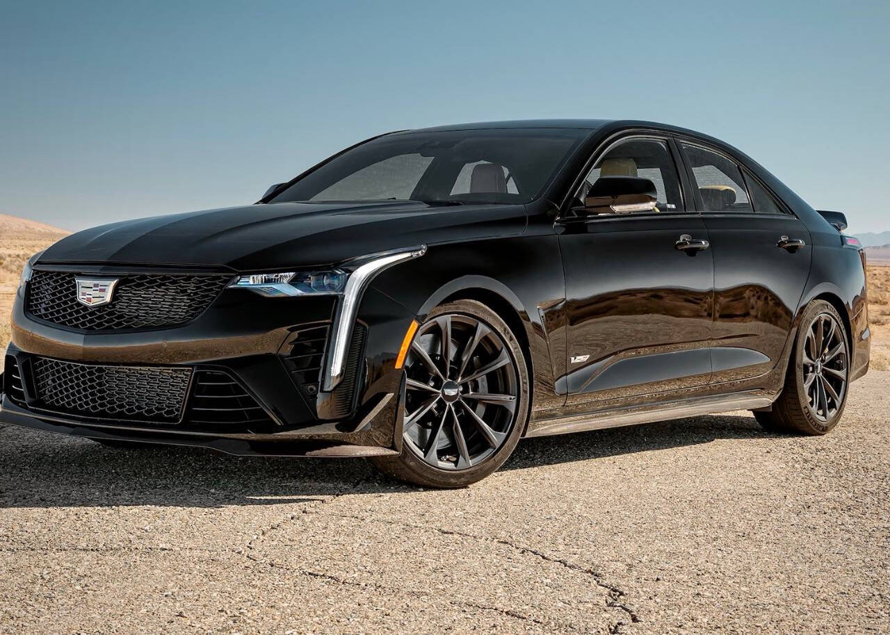 2022 Cadillac CT4-V 7