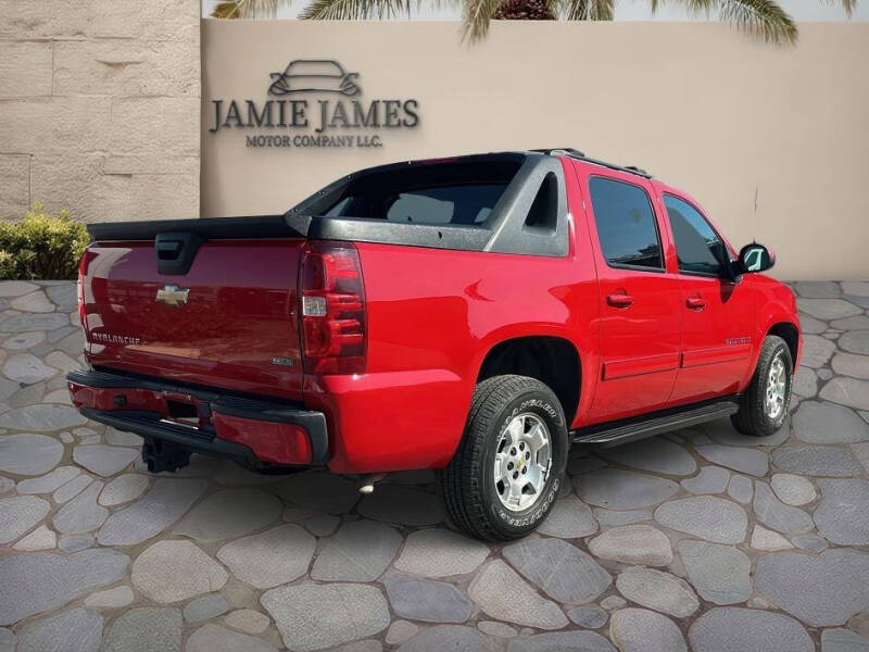 2011 Chevrolet Avalanche LS