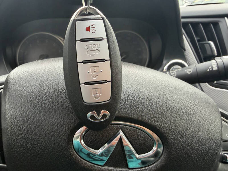 2015 Infiniti Q50 Premium