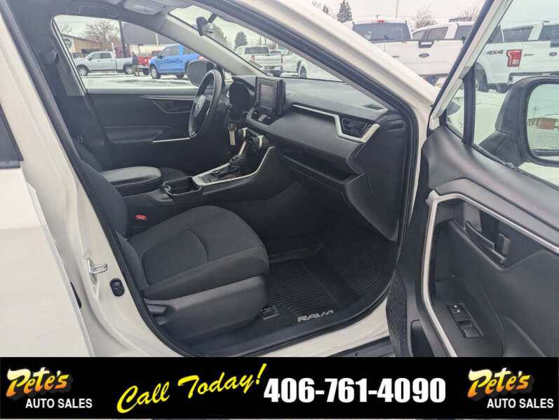 2020 Toyota RAV4 Hybrid LE