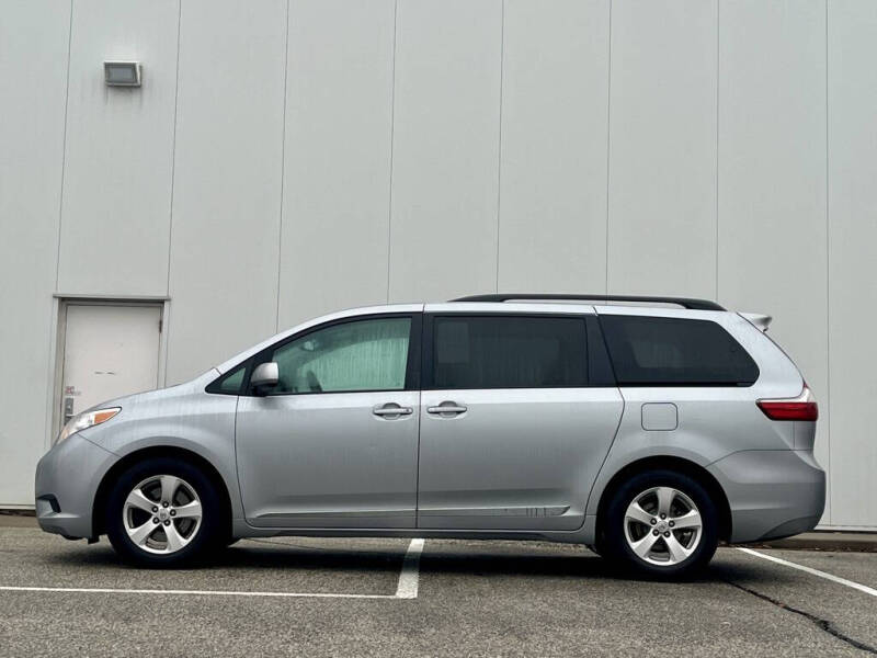 Used 2016 Toyota Sienna LE with VIN 5TDKK3DC9GS736127 for sale in Fort Dodge, IA