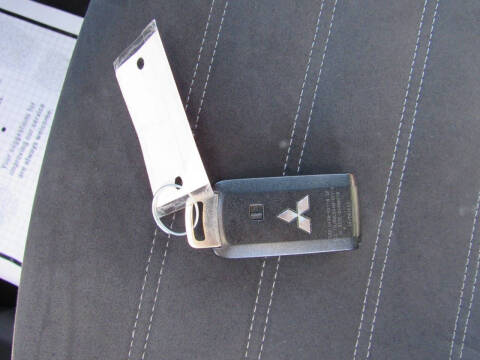 2020 Mitsubishi Outlander LE