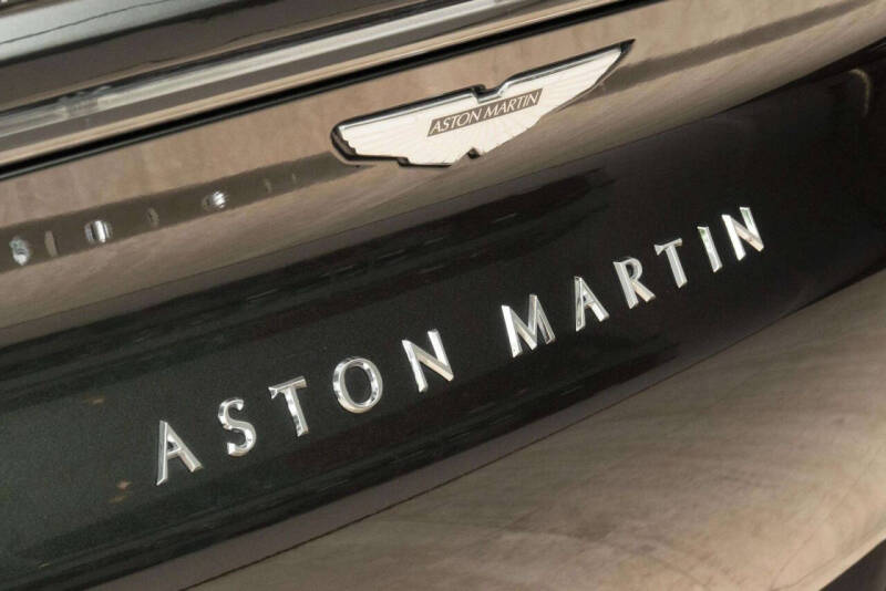 2024 Aston Martin DBX