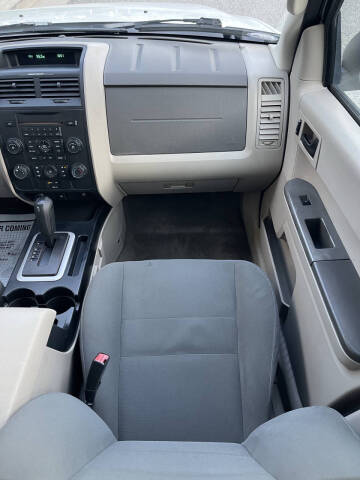 2011 Ford Escape XLS