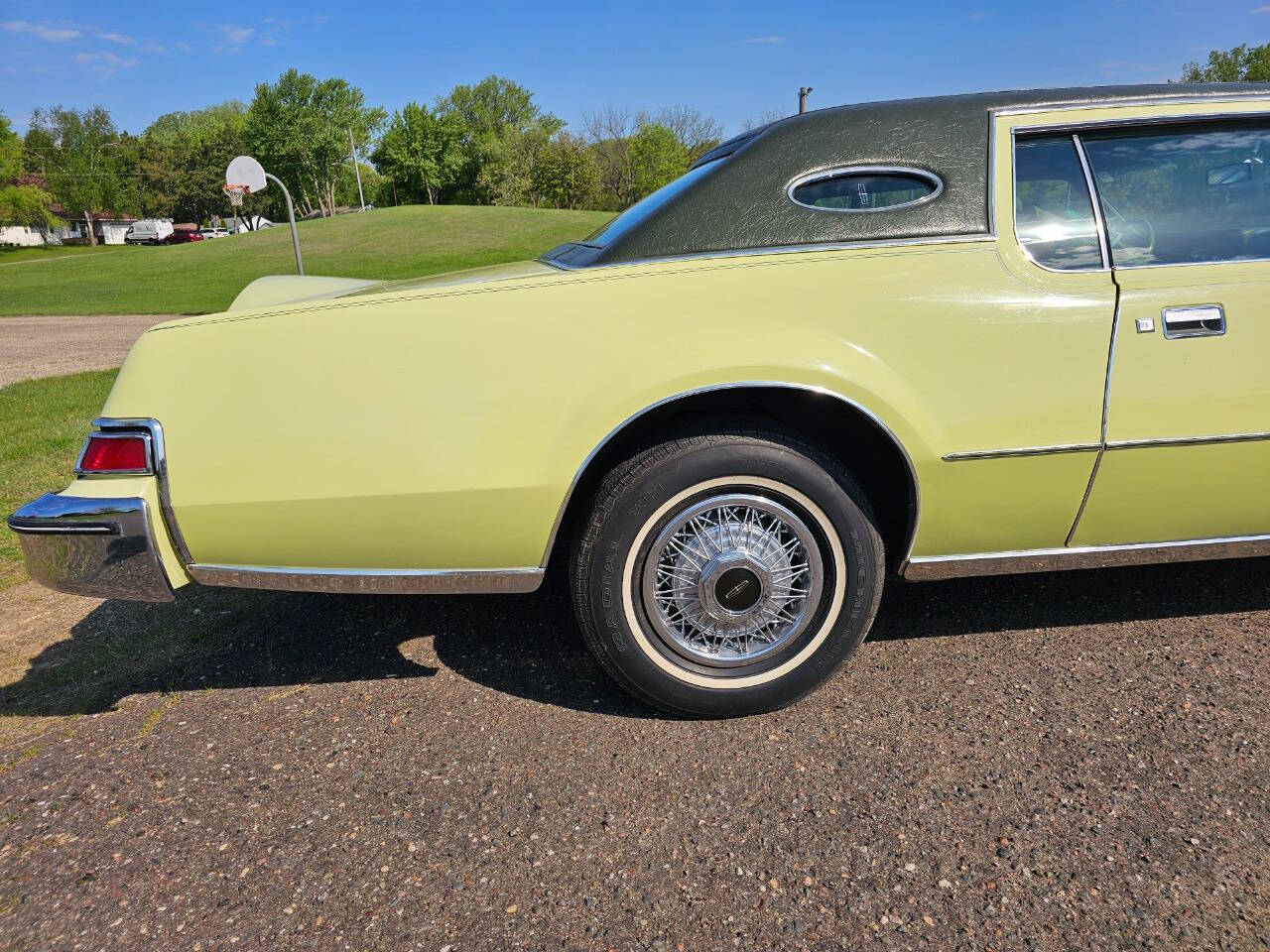 1975 Lincoln Continental 36