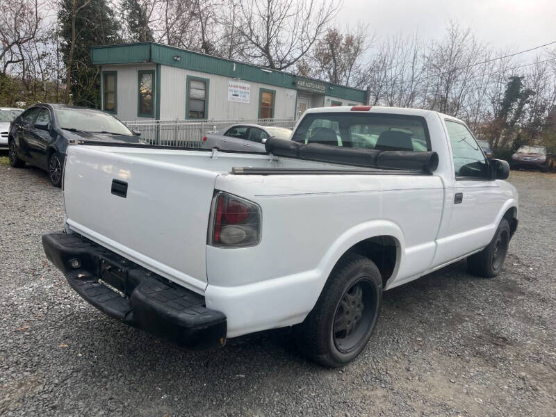 2003 Chevrolet S-10 Base photo 5