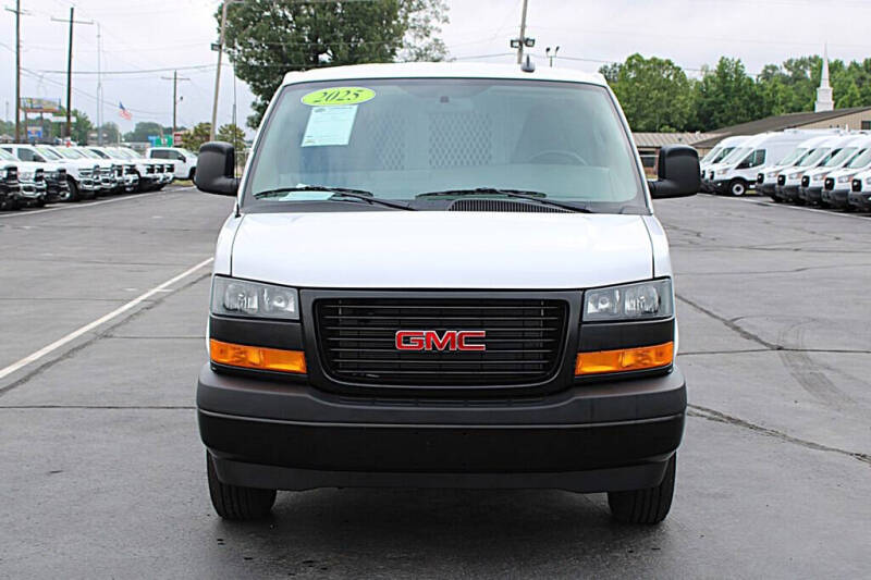 2025 GMC Savana 2500