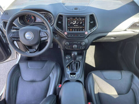 2023 Jeep Cherokee Altitude Lux