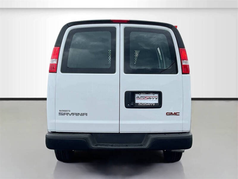 2024 GMC Savana 2500