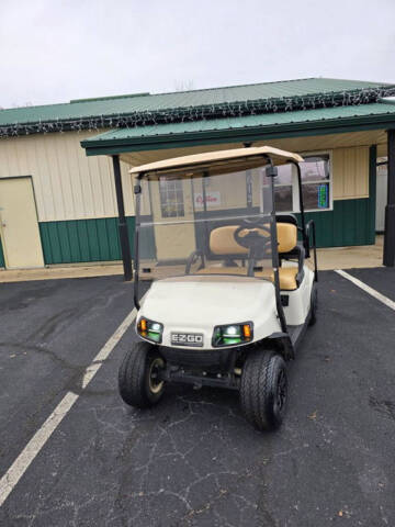 2018 E-Z-GO  TXT