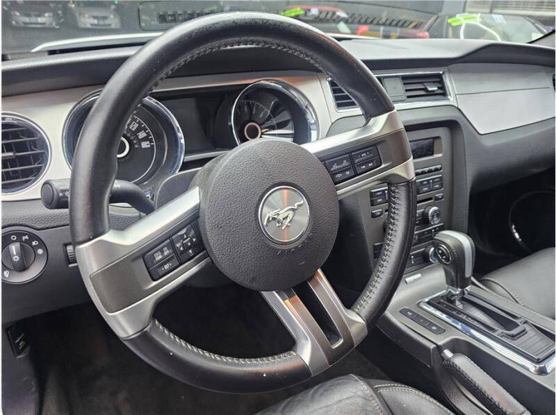 2014 Ford Mustang V6 Premium